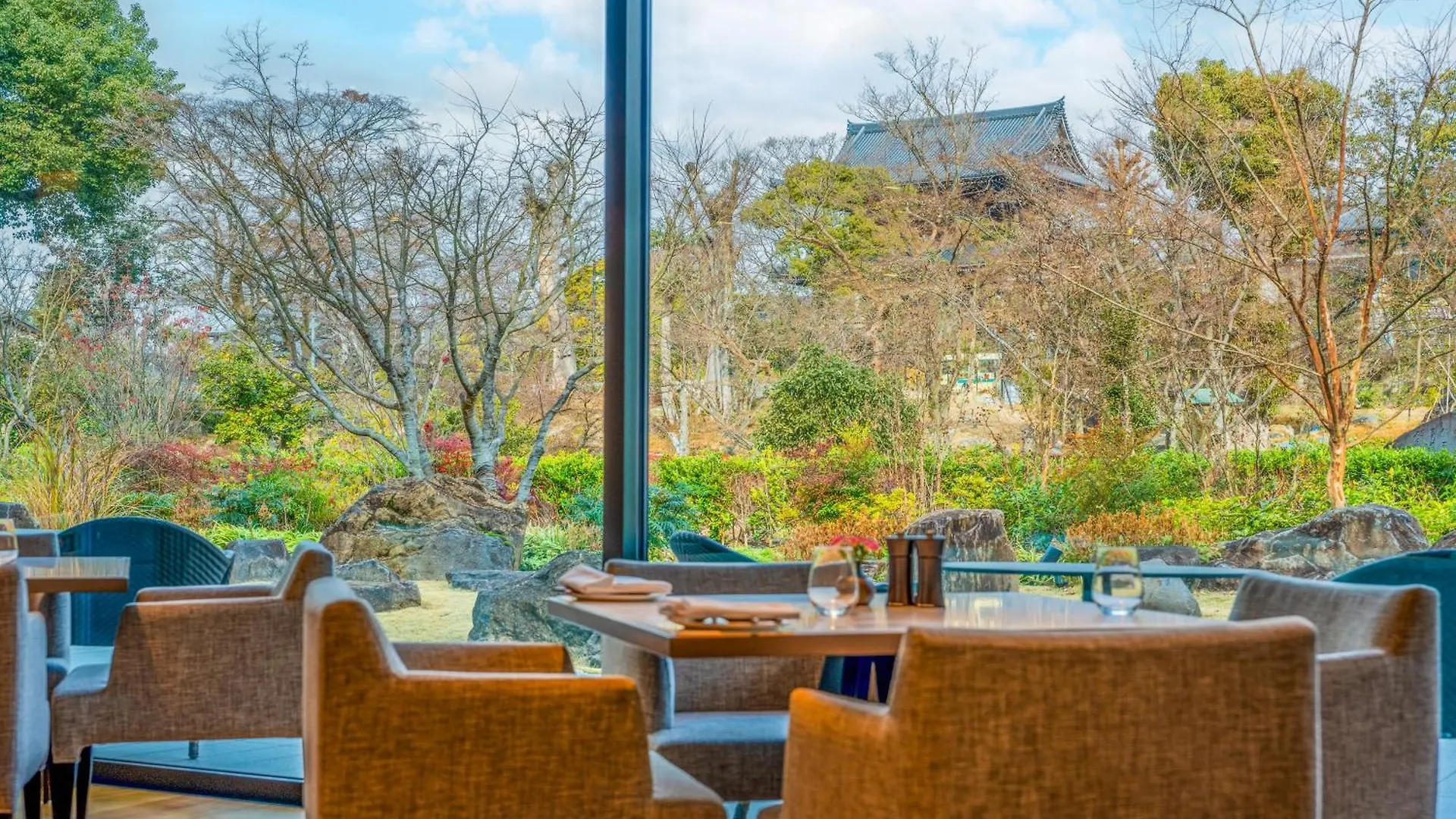 Hotel Okura Kyoto Okazaki Bettei 5*,  Japan